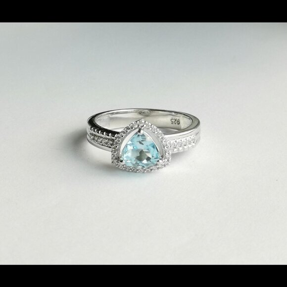 Trillion Cut Blue Topaz White Sapphire Ring in Serling Silver size 8 - Picture 2 of 6